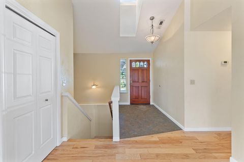 Tiny photo for 2203 NW Juliet Lane, Grants Pass, OR 97526 (MLS # 220210826)