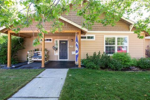 713 NE Sandstone Court Prineville OR 97754
