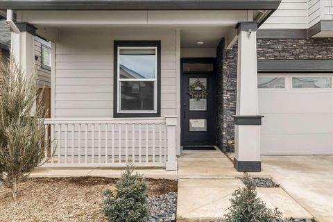 Tiny photo for 21512 SE Etna Place, Bend, OR 97702 (MLS # 220217352)