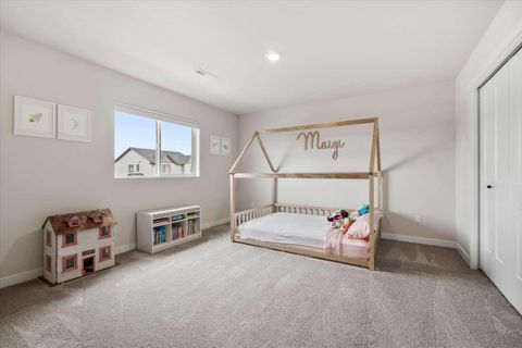 Tiny photo for 21512 SE Etna Place, Bend, OR 97702 (MLS # 220217352)