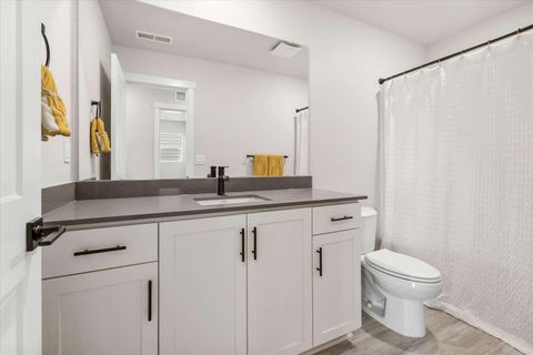 Tiny photo for 21512 SE Etna Place, Bend, OR 97702 (MLS # 220217352)