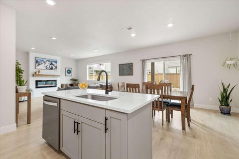 Tiny photo for 21512 SE Etna Place, Bend, OR 97702 (MLS # 220217352)