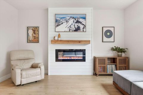 Tiny photo for 21512 SE Etna Place, Bend, OR 97702 (MLS # 220217352)