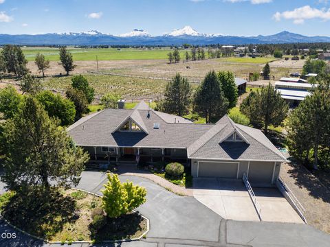 Photo of 18203 Fadjur Lane, Sisters, OR 97759 (MLS # 220223207)