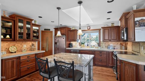 Tiny photo for 18203 Fadjur Lane, Sisters, OR 97759 (MLS # 220223207)