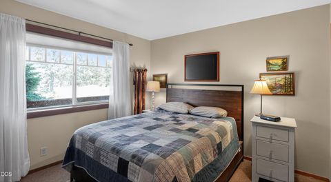 Tiny photo for 18203 Fadjur Lane, Sisters, OR 97759 (MLS # 220223207)