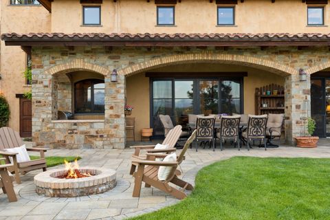 Tiny photo for 16465 Suntree Lane, Sisters, OR 97759 (MLS # 220203639)