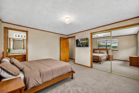 Tiny photo for 2747 SW 23rd Street, Redmond, OR 97756 (MLS # 220219402)
