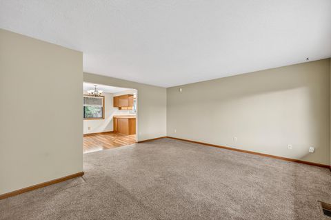 Tiny photo for 2747 SW 23rd Street, Redmond, OR 97756 (MLS # 220219402)