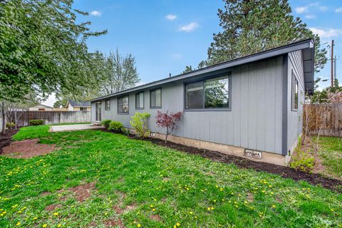 Tiny photo for 2747 SW 23rd Street, Redmond, OR 97756 (MLS # 220219402)