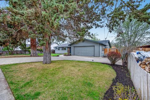 Tiny photo for 2747 SW 23rd Street, Redmond, OR 97756 (MLS # 220219402)