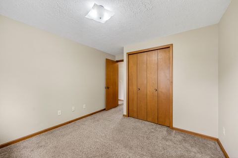 Tiny photo for 2747 SW 23rd Street, Redmond, OR 97756 (MLS # 220219402)