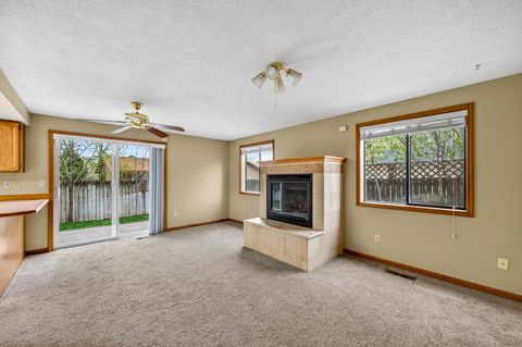 Tiny photo for 2747 SW 23rd Street, Redmond, OR 97756 (MLS # 220219402)