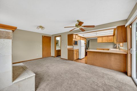 Tiny photo for 2747 SW 23rd Street, Redmond, OR 97756 (MLS # 220219402)