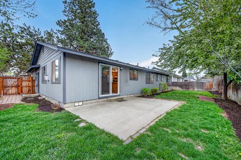 Tiny photo for 2747 SW 23rd Street, Redmond, OR 97756 (MLS # 220219402)