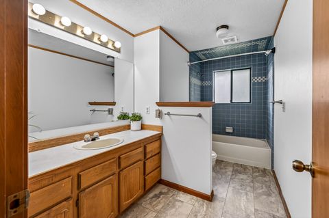 Tiny photo for 2747 SW 23rd Street, Redmond, OR 97756 (MLS # 220219402)