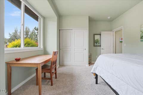 Tiny photo for 1354 Highland View Loop, Redmond, OR 97756 (MLS # 220222801)