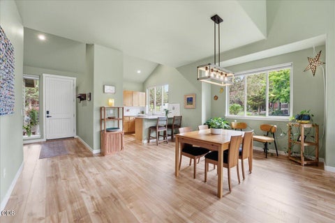 Tiny photo for 1354 Highland View Loop, Redmond, OR 97756 (MLS # 220222801)