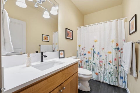 Tiny photo for 1354 Highland View Loop, Redmond, OR 97756 (MLS # 220222801)