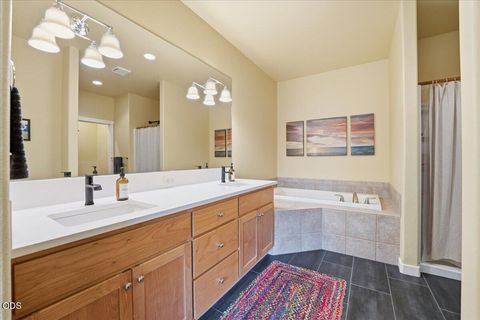Tiny photo for 1354 Highland View Loop, Redmond, OR 97756 (MLS # 220222801)