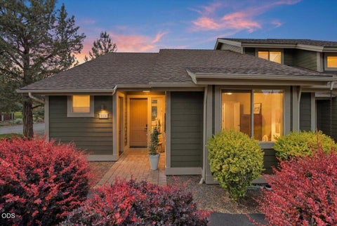 Tiny photo for 1354 Highland View Loop, Redmond, OR 97756 (MLS # 220222801)