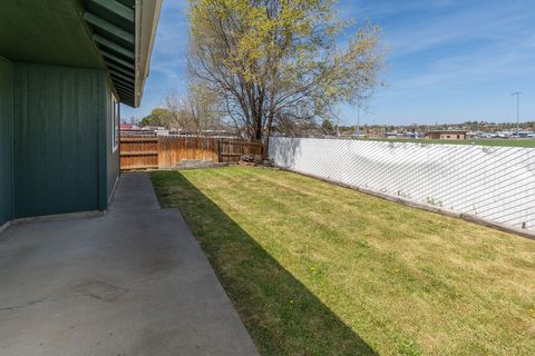 Tiny photo for 623 SE Conifer Court, Madras, OR 97741 (MLS # 220200394)