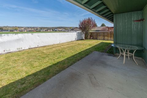 Tiny photo for 623 SE Conifer Court, Madras, OR 97741 (MLS # 220200394)