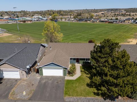 Tiny photo for 623 SE Conifer Court, Madras, OR 97741 (MLS # 220200394)