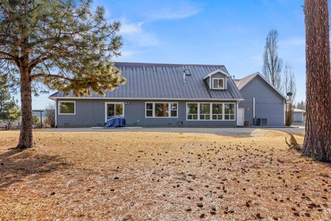 Tiny photo for 44220 Cowboy Hill Lane, Chiloquin, OR 97624 (MLS # 220215179)