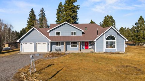 Photo of 44220 Cowboy Hill Lane, Chiloquin, OR 97624 (MLS # 220215179)