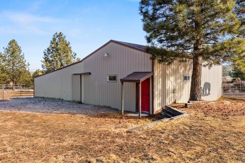 Tiny photo for 44220 Cowboy Hill Lane, Chiloquin, OR 97624 (MLS # 220215179)