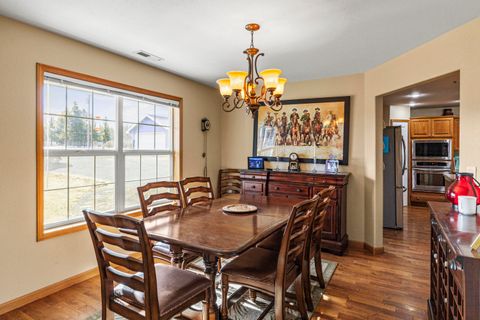 Tiny photo for 44220 Cowboy Hill Lane, Chiloquin, OR 97624 (MLS # 220215179)