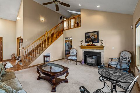 Tiny photo for 44220 Cowboy Hill Lane, Chiloquin, OR 97624 (MLS # 220215179)