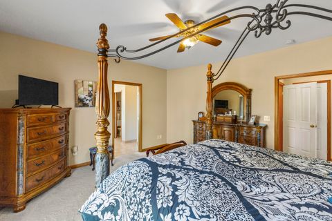 Tiny photo for 44220 Cowboy Hill Lane, Chiloquin, OR 97624 (MLS # 220215179)