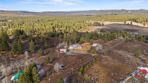 Tiny photo for 44220 Cowboy Hill Lane, Chiloquin, OR 97624 (MLS # 220215179)