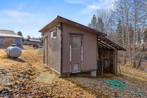 Tiny photo for 44220 Cowboy Hill Lane, Chiloquin, OR 97624 (MLS # 220215179)