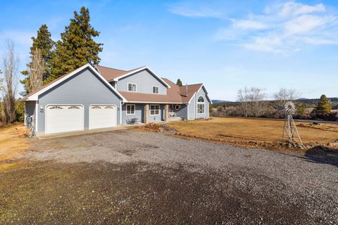 Tiny photo for 44220 Cowboy Hill Lane, Chiloquin, OR 97624 (MLS # 220215179)