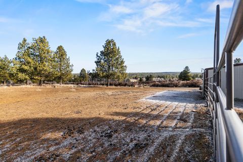 Tiny photo for 44220 Cowboy Hill Lane, Chiloquin, OR 97624 (MLS # 220215179)