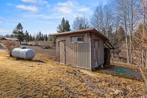 Tiny photo for 44220 Cowboy Hill Lane, Chiloquin, OR 97624 (MLS # 220215179)