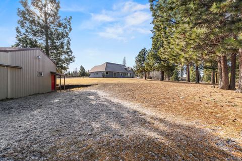 Tiny photo for 44220 Cowboy Hill Lane, Chiloquin, OR 97624 (MLS # 220215179)