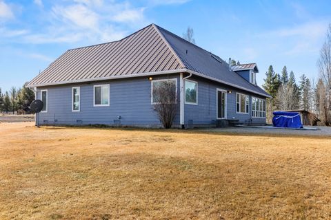 Tiny photo for 44220 Cowboy Hill Lane, Chiloquin, OR 97624 (MLS # 220215179)