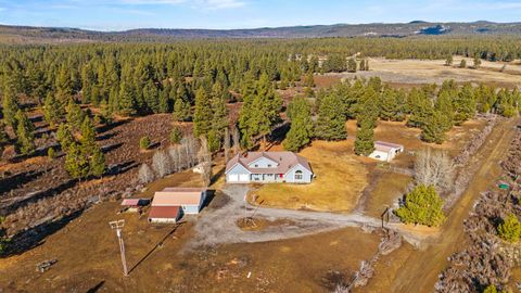 Tiny photo for 44220 Cowboy Hill Lane, Chiloquin, OR 97624 (MLS # 220215179)