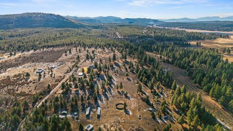 Tiny photo for 44220 Cowboy Hill Lane, Chiloquin, OR 97624 (MLS # 220215179)