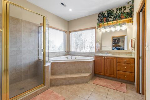 Tiny photo for 44220 Cowboy Hill Lane, Chiloquin, OR 97624 (MLS # 220215179)