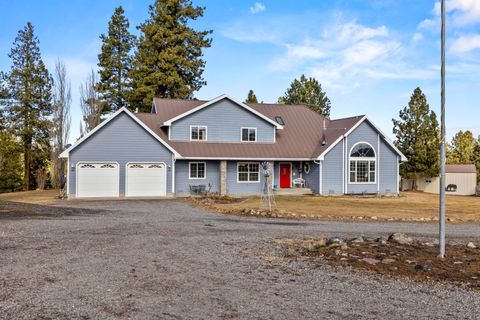 Tiny photo for 44220 Cowboy Hill Lane, Chiloquin, OR 97624 (MLS # 220215179)