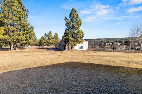 Tiny photo for 44220 Cowboy Hill Lane, Chiloquin, OR 97624 (MLS # 220215179)
