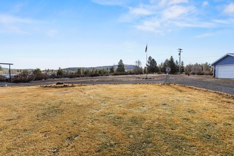 Tiny photo for 44220 Cowboy Hill Lane, Chiloquin, OR 97624 (MLS # 220215179)