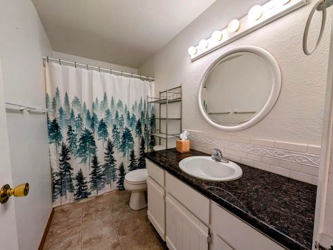 Tiny photo for 1661 NE Terrace Drive, Grants Pass, OR 97526 (MLS # 220215546)