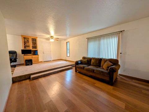 Tiny photo for 1661 NE Terrace Drive, Grants Pass, OR 97526 (MLS # 220215546)