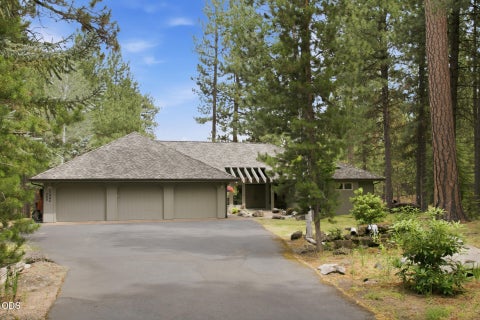 Photo of 13442 Galium, Sisters, OR 97759 (MLS # 220225144)